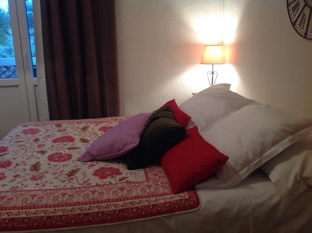 Hotel Lou Paradou Cagnes-sur-Mer Pokoj fotografie