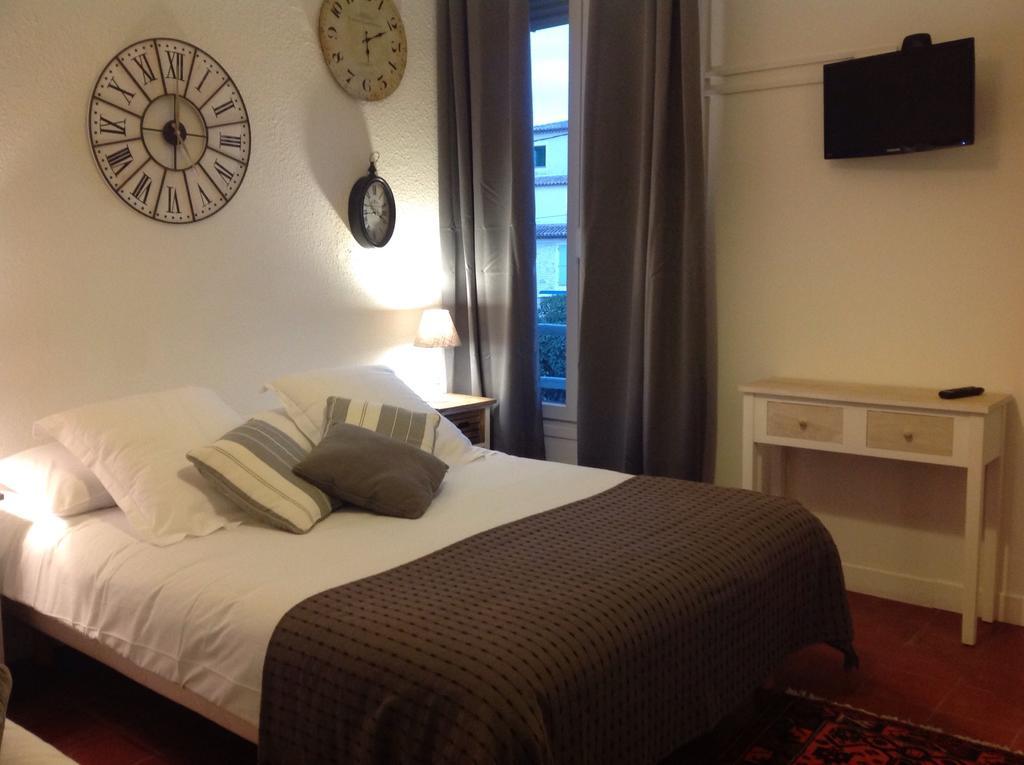 Hotel Lou Paradou Cagnes-sur-Mer Pokoj fotografie