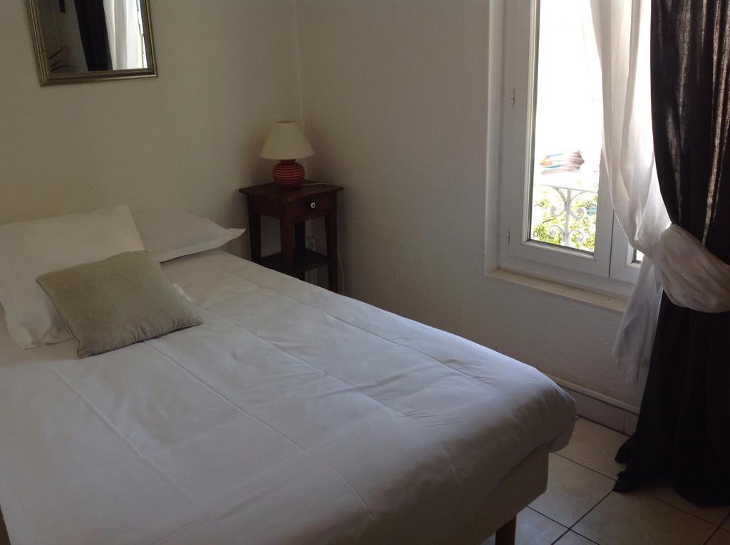 Hotel Lou Paradou Cagnes-sur-Mer Pokoj fotografie